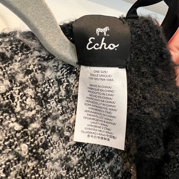 Echo Winter Shawl - Picture 4 of 4